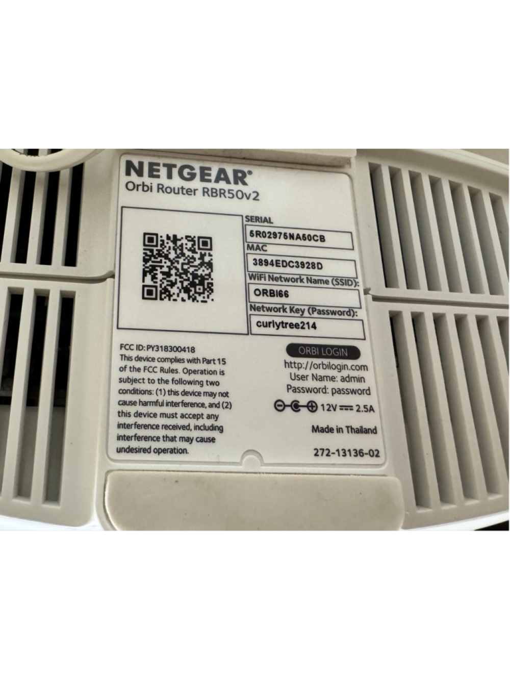 NETGEAR Orbi RBR50v2 Wireless Router System Tri-Band w/ 3 satellites - Picture 7 of 9